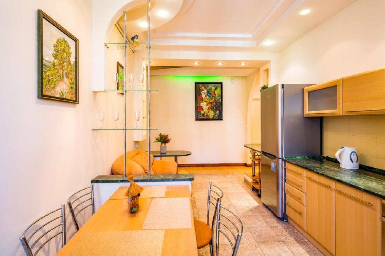 Alfa Apartments Ivana Franka Lviv Ngoại thất bức ảnh